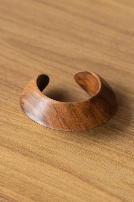 Bracelete de madeira Arco