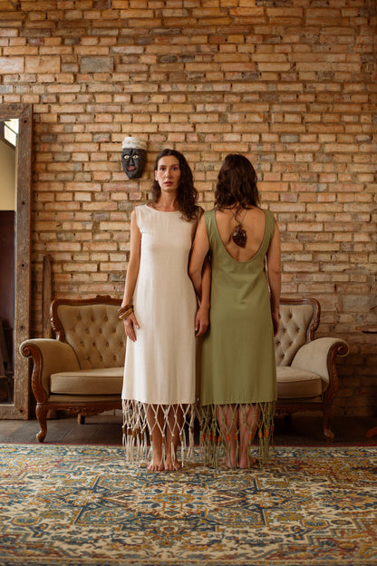 Vestido Regata com barra de macramê