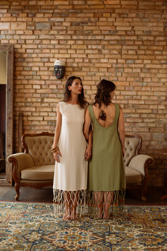 Vestido Regata com barra de macramê