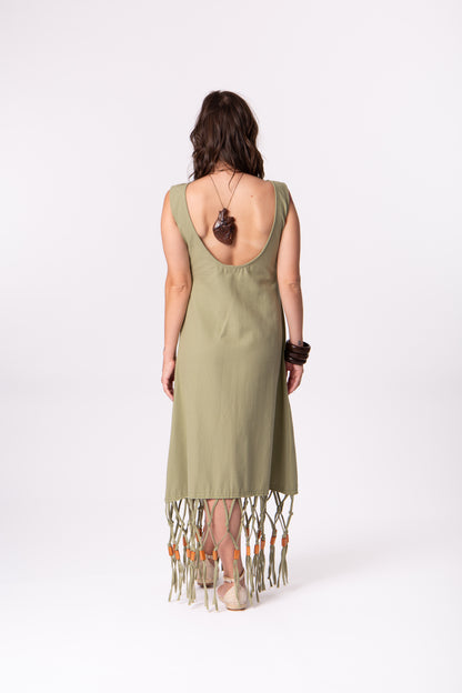Vestido Regata com barra de macramê