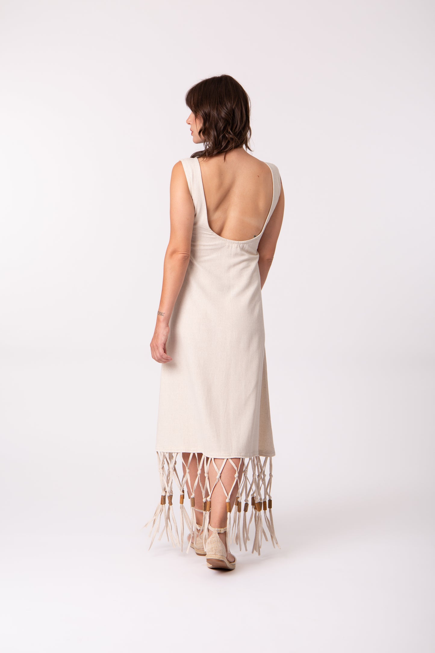 Vestido Regata com barra de macramê