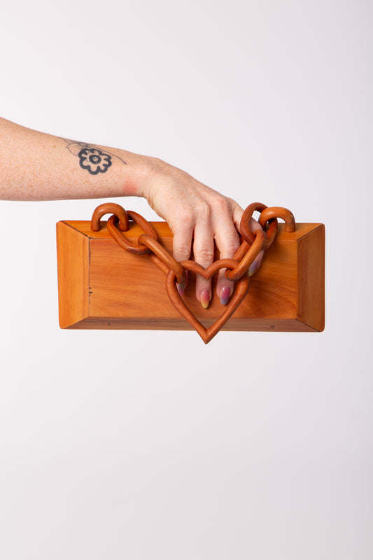 Bolsa clutch de madeira