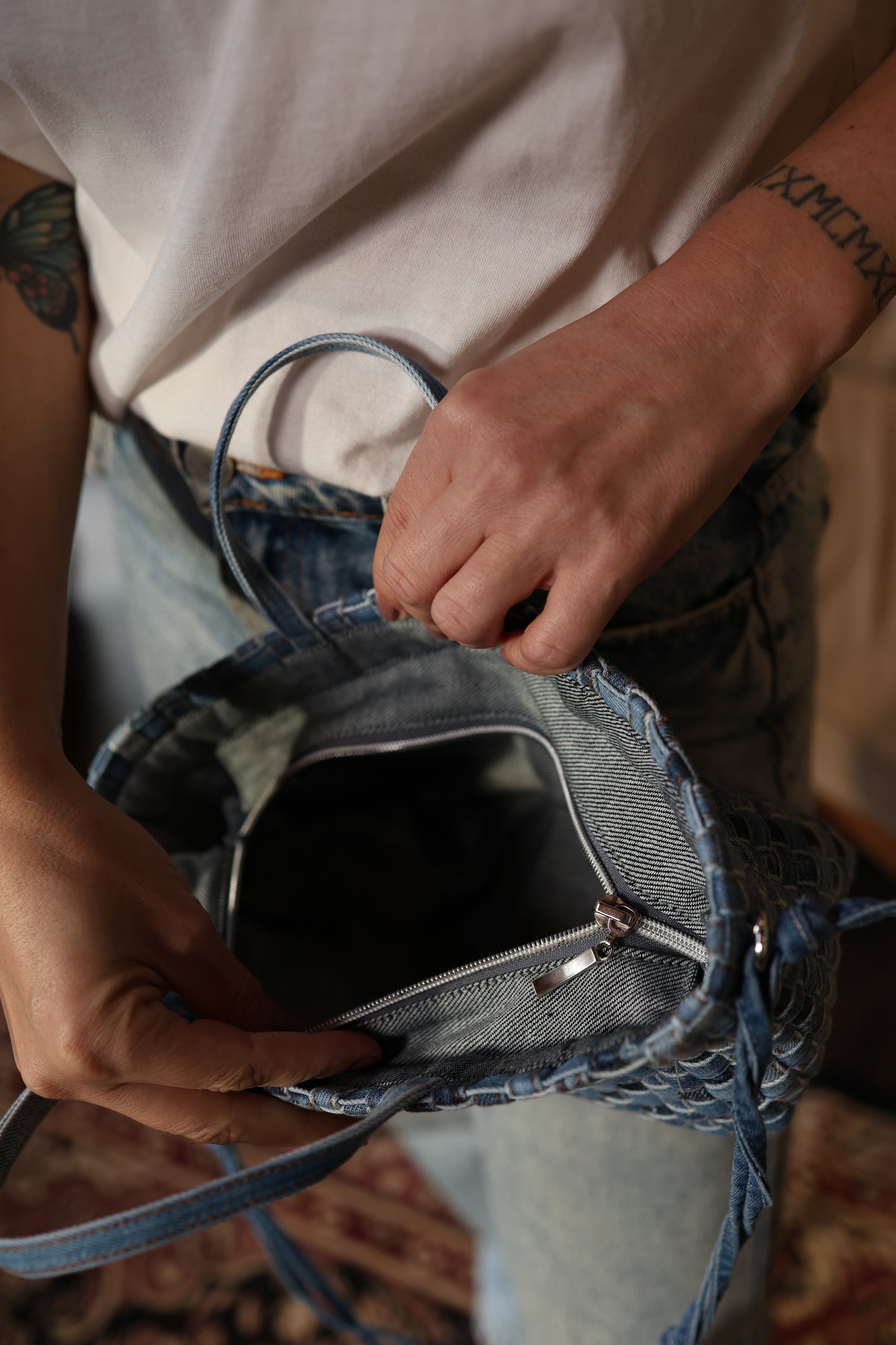 Bolsa jeans Ísis com zíper